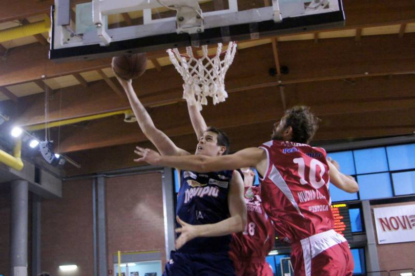 La Novipiù mette al tappeto Pistoia (85-72) e riapre la serie: domenica gara-4 in casa