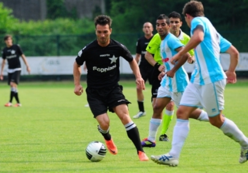 Casale-Entella 2-2, il portiere ligure segna al 90+6' e beffa i neri che sognavano la finale.