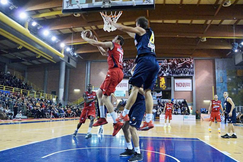 La Novipiù vince a Barcellona (71-60) e resta in corsa per un posto nei play-off