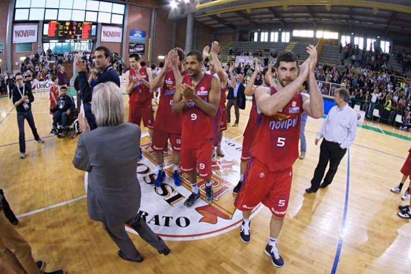 La Novipiù si congeda dalla serie A con la bella vittoria sulla Scavolini Pesaro: 82-77