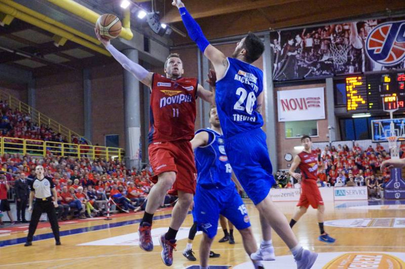 Playoff: una entusiasmante Novipiù batte Treviso in gara-3 (72-65) ed è avanti 2-1 nella serie