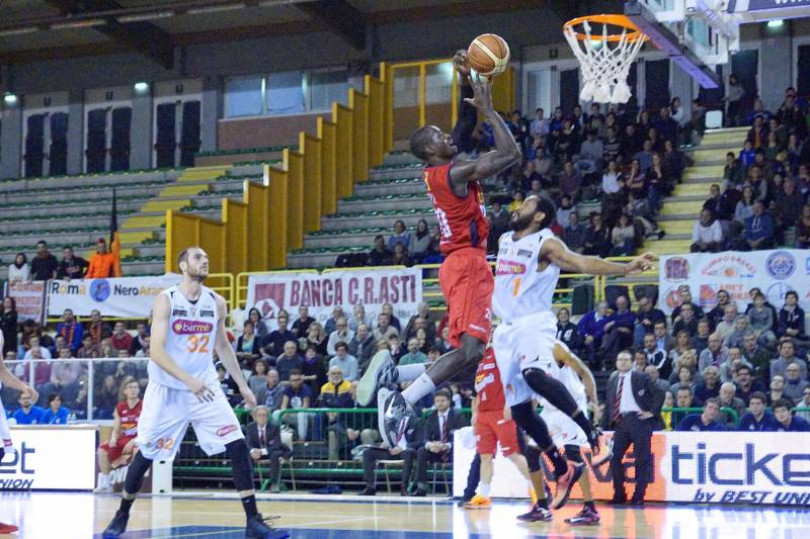 Al PalaFerraris la Novipiù (senza Martinoni) cade nel finale contro Reggio Calabria: 64-66