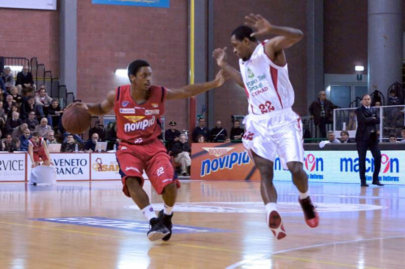 Stop della Novipiù a Pistoia (75-67). Adesso la capolista è a +6