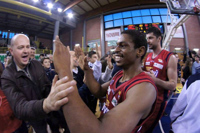 Al PalaFerraris la Novipiù travolge Scafati con un super Casper Ware: 102-82