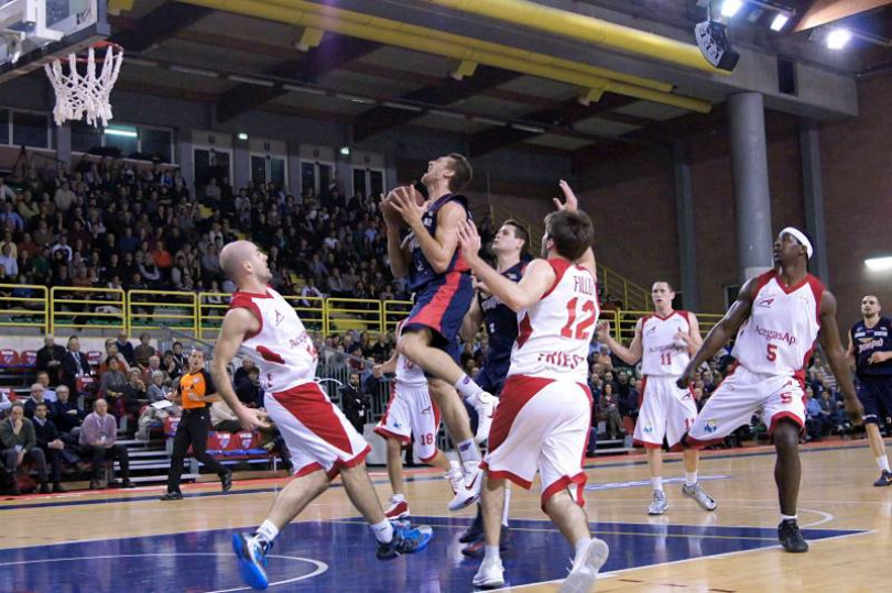 La Novipiù supera Trieste in casa (81-66) ed è da sola al primo posto