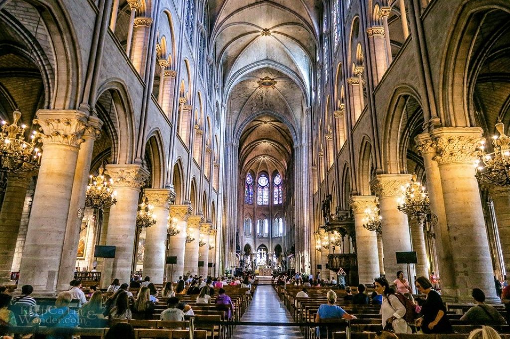  Le musa mancanti : Nera , rosa … trasparente : Cronache multicolori >  - Pagina 32 Notre_Dame_Paris_%20